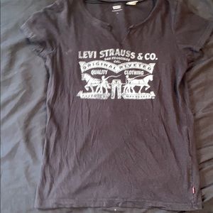 Levi V-neck T-shirt